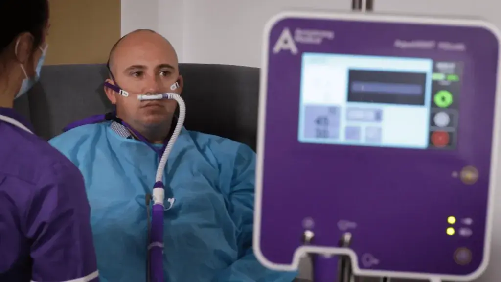 Critical Care patient connected to HFOT using Armstrong Medical device